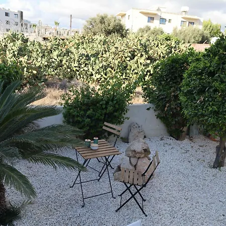 Mycyprusstay - Danaos 1 Bedroom Palm Garden Escape *