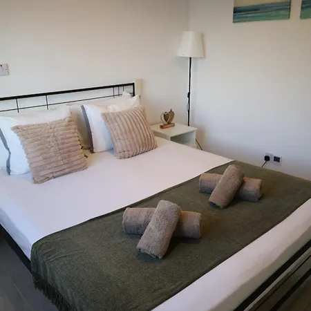 דירה Mycyprusstay - Danaos 1 Bedroom Palm Garden Escape *