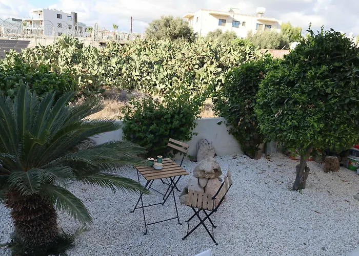 Mycyprusstay - Danaos 1 Bedroom Palm Garden Escape *