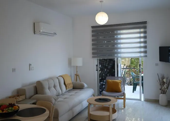 Apartmán Mycyprusstay - Danaos 1 Bedroom Palm Garden Escape Paphos