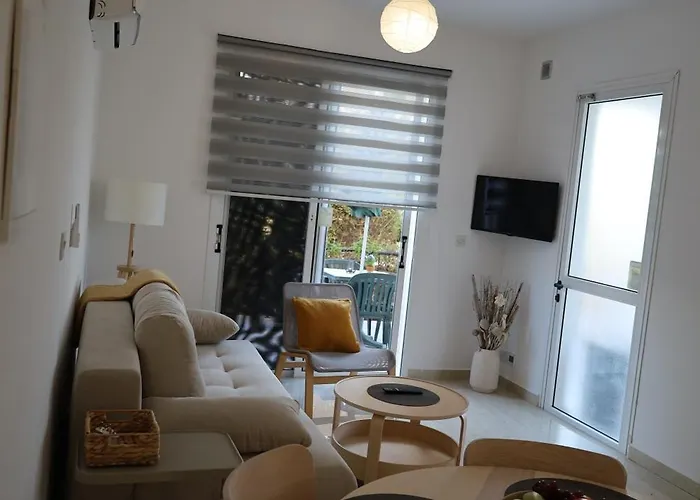 公寓 Mycyprusstay - Danaos 1 Bedroom Palm Garden Escape *