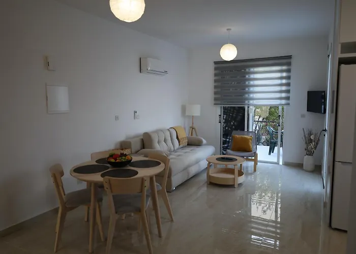 Mycyprusstay - Danaos 1 Bedroom Palm Garden Escape Paphos