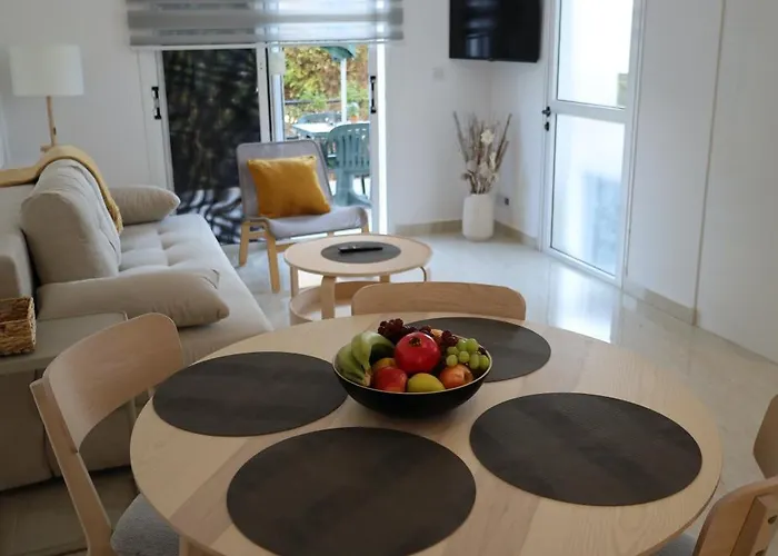 Mycyprusstay - Danaos 1 Bedroom Palm Garden Escape Apartmán Paphos