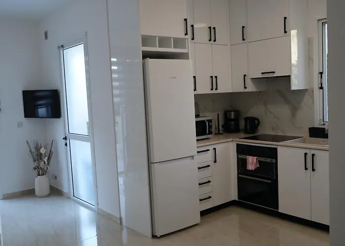 Mycyprusstay - Danaos 1 Bedroom Palm Garden Escape Apartmán *