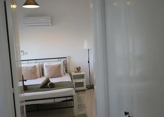 Mycyprusstay - Danaos 1 Bedroom Palm Garden Escape Apartmán Paphos