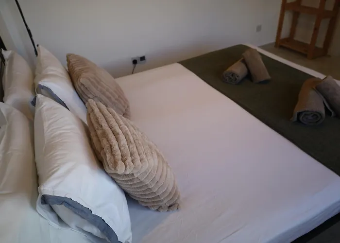 Mycyprusstay - Danaos 1 Bedroom Palm Garden Escape *