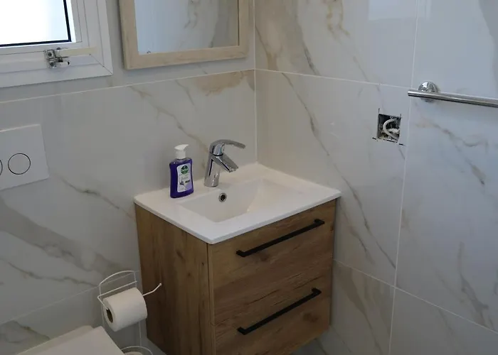 Mycyprusstay - Danaos 1 Bedroom Palm Garden Escape * Paphos