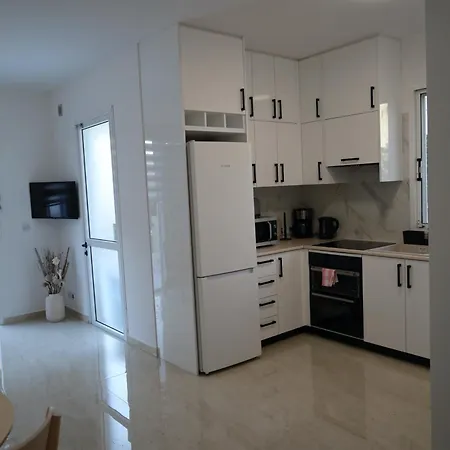 Mycyprusstay - Danaos 1 Bedroom Palm Garden Escape Apartman *