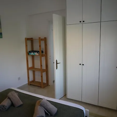 Apartman Mycyprusstay - Danaos 1 Bedroom Palm Garden Escape Paphos