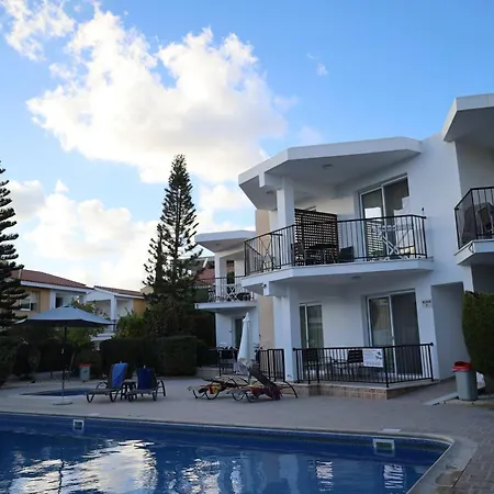 Διαμέρισμα Mycyprusstay - Danaos 1 Bedroom Palm Garden Escape